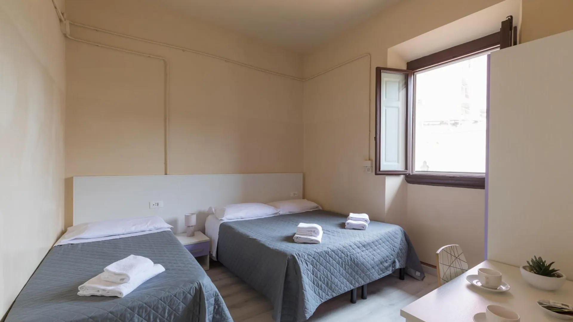 Hotel & Hostel 7 Florence