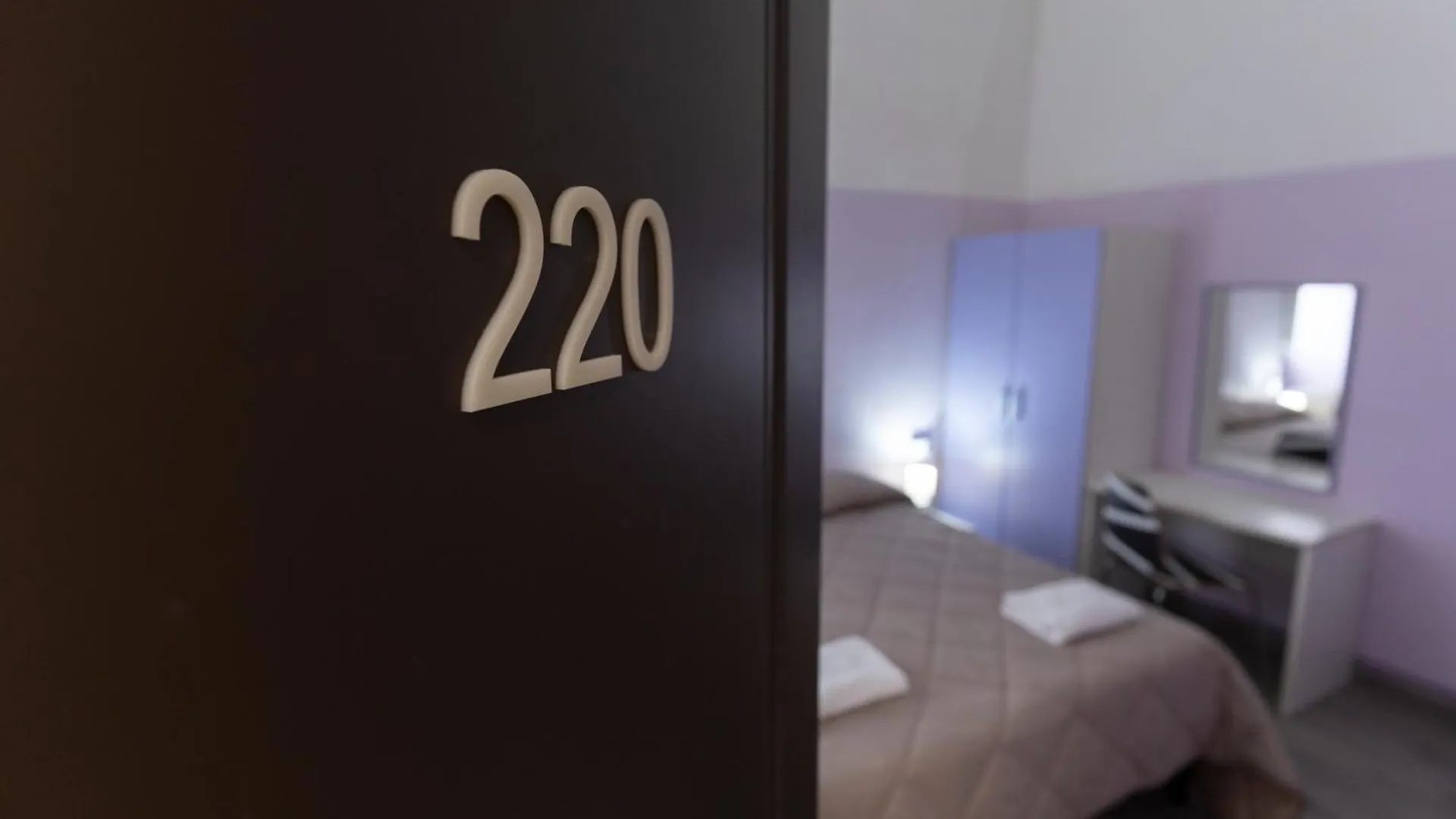 Hotel & Hostel 7 Florence