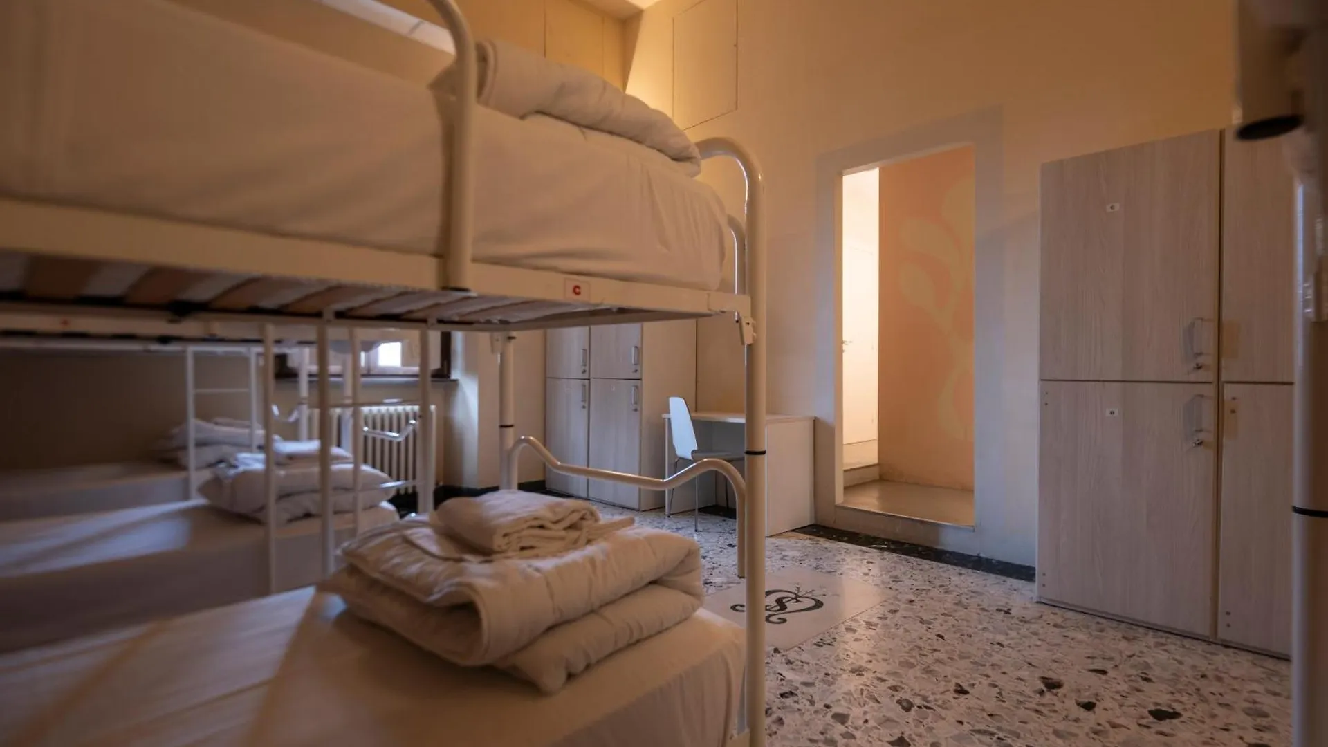 Hotel & Hostel 7 Florence