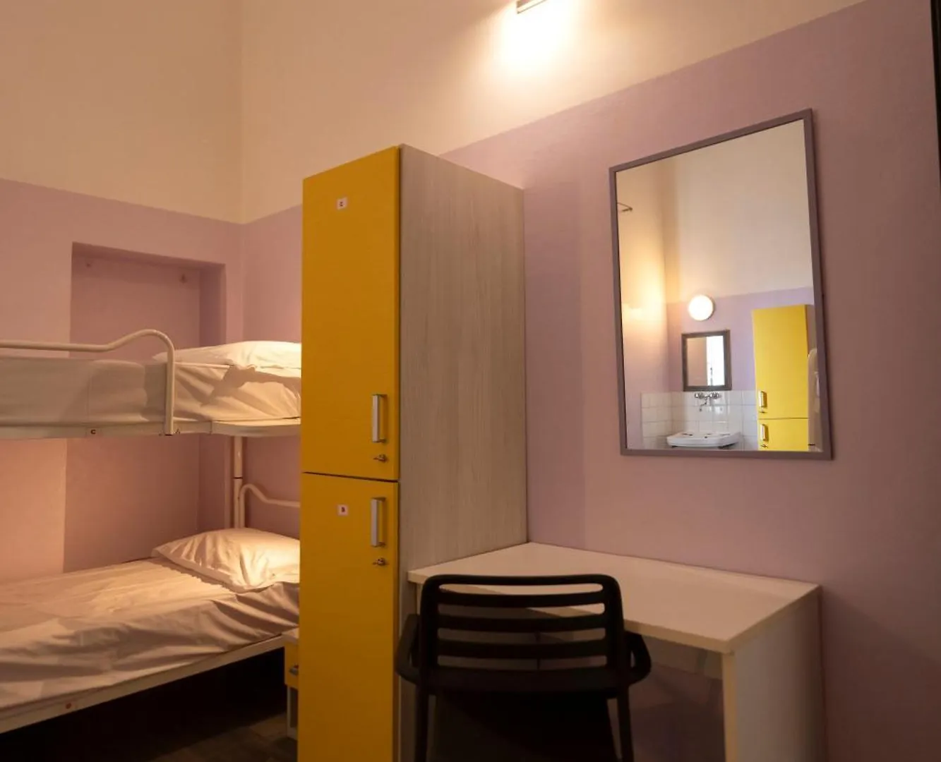 Hotel & Hostel 7 Florencie 0*,