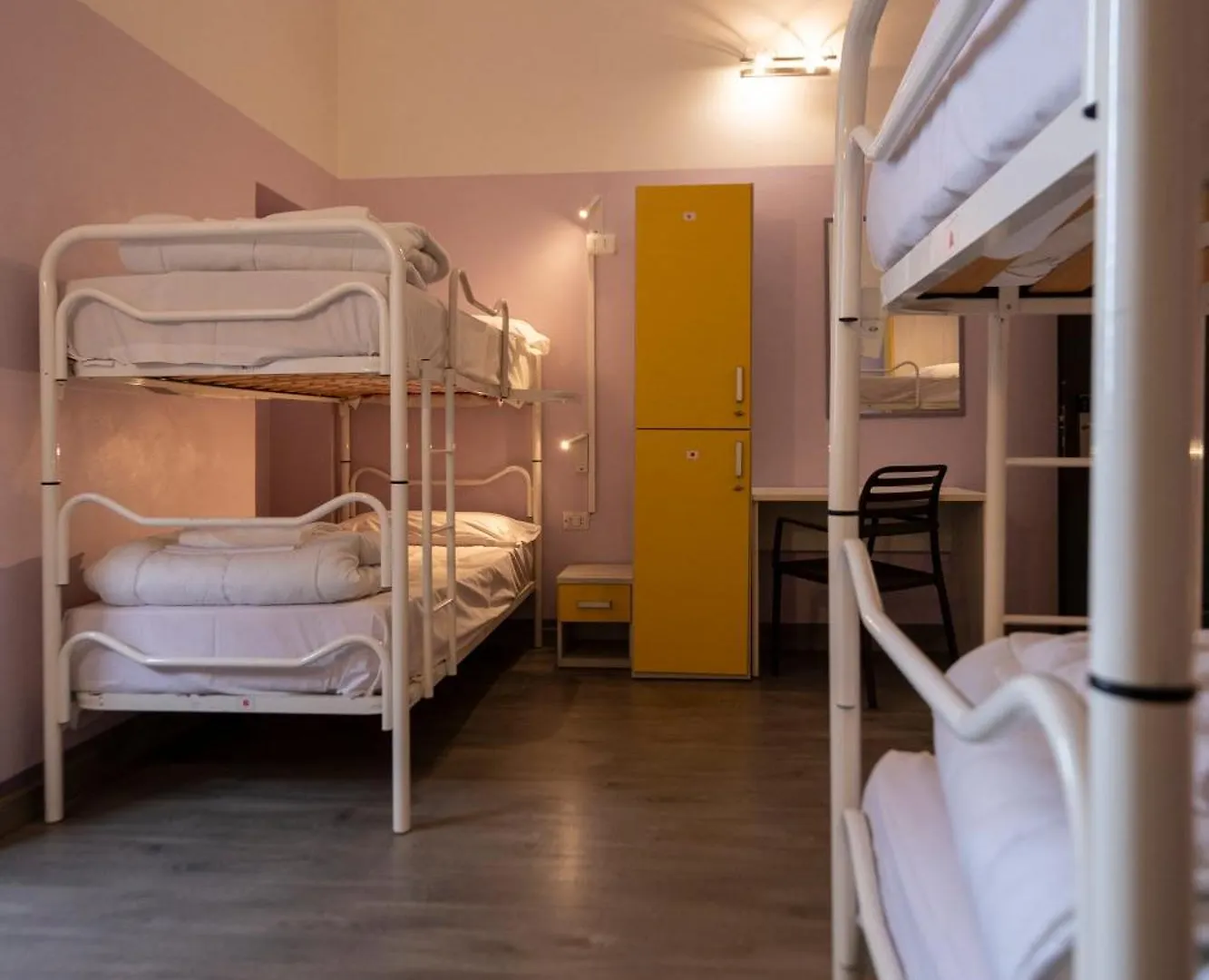 Hotel & Hostel 7 فلورنس 0*,  إيطاليا