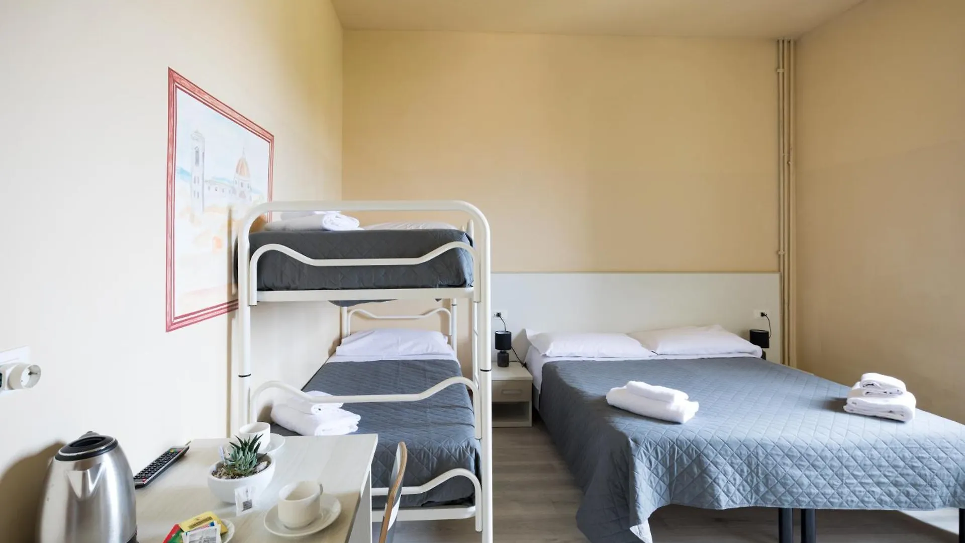 Hotel & Hostel 7 Florence