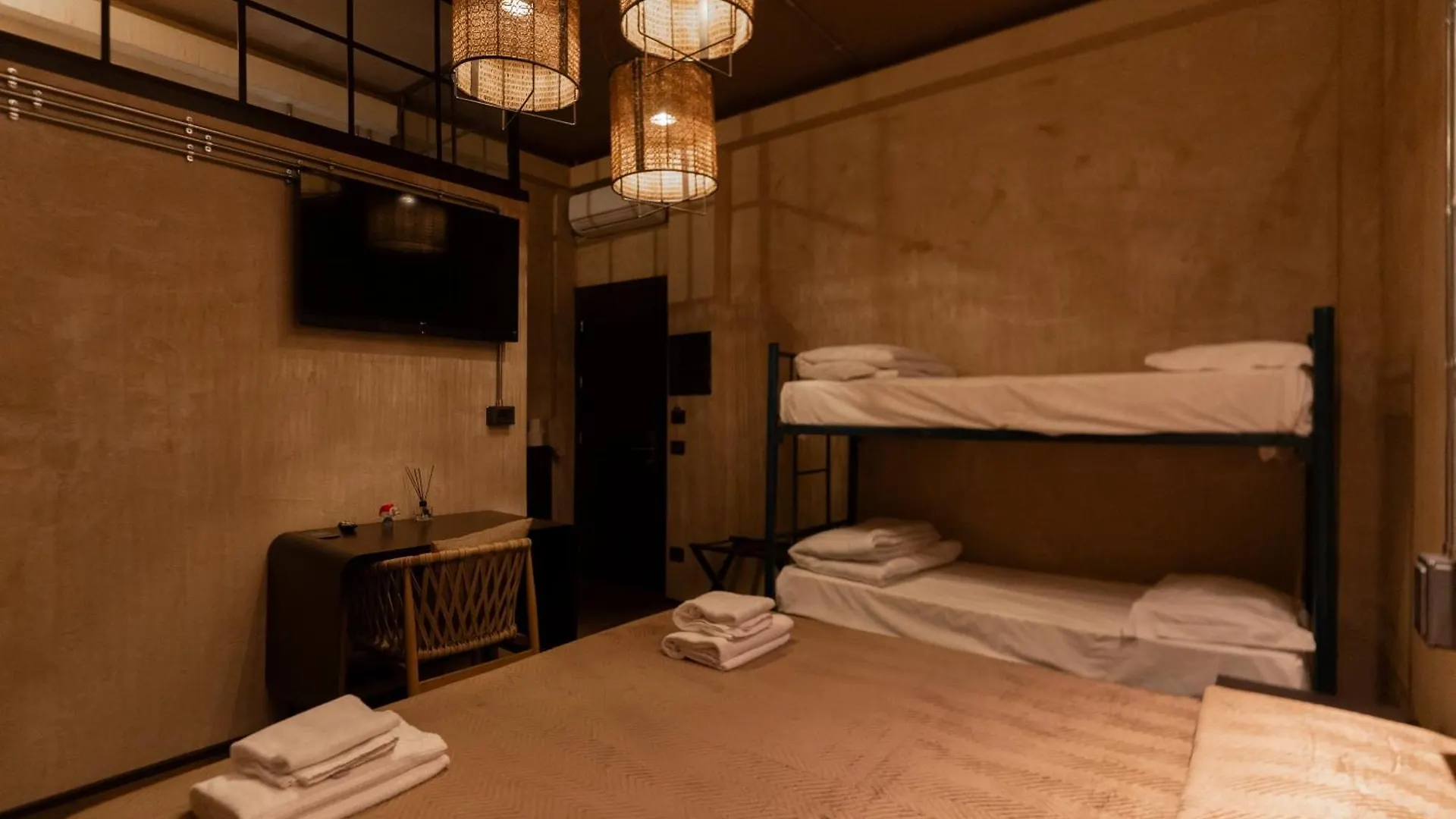 Hotel & Hostel 7 Florence